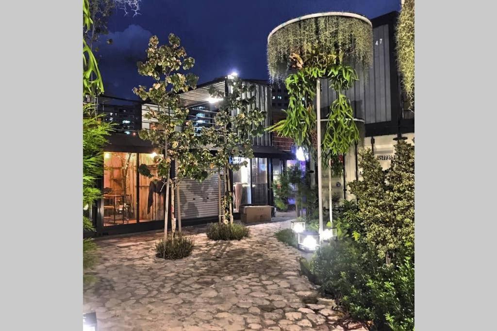 Ees Whale House - Homestay 3 Min Walk To Beach باتو فيرينغي المظهر الخارجي الصورة